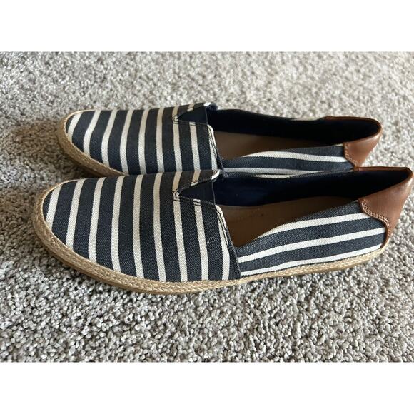 Clarks Womens Loafers Shoes Blue White Denim Striped Slip On Casual 9M Espadrill - Picture 4 of 11